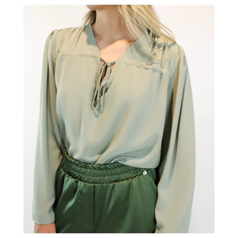 BLUSA SCOLLO A V CON LACCIO HOZONE- Camicie E Bluse