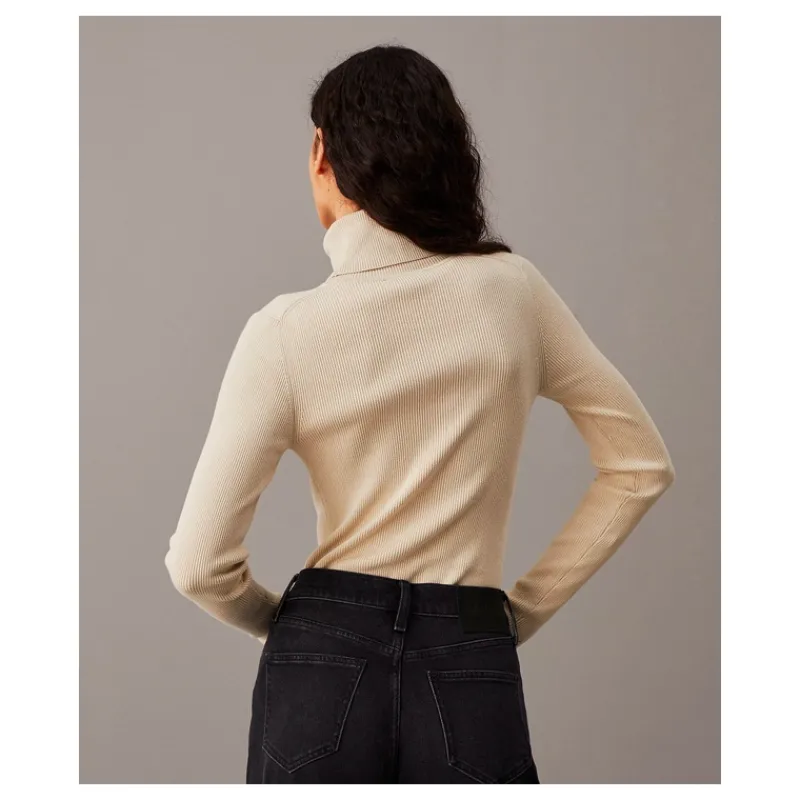 maglione_a_collo_alto_ves_2.webp MAGLIONE A COLLO ALTO VESTIBILITÀ SLIM A COSTINE CALVIN KLEIN JEANS- Maglieria