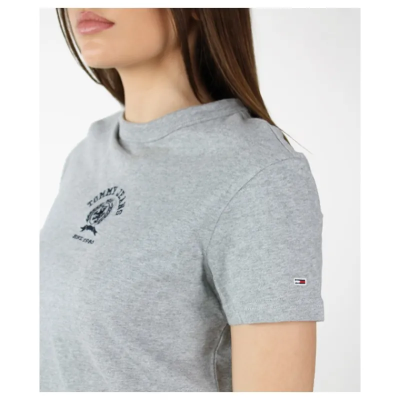 T-SHIRT CON LOGO RICAMATO SUL PETTO TOMMY JEANS- T-shirt & Top